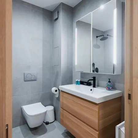 Апартаменты Modern And 1bd Flat With Balcony By Flat Mаnager *