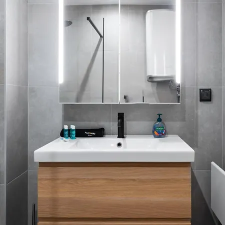 Апартаменты Modern And 1bd Flat With Balcony By Flat Mаnager
