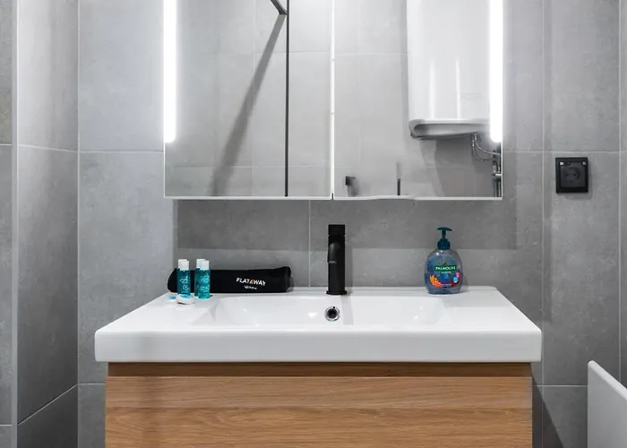 Διαμέρισμα Modern And 1bd Flat With Balcony By Flat Mаnager